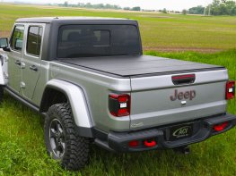 2020-2026 Jeep Gladiator, LOMAX® All Metal, Tri-Fold Tonneau Cover (Black Texture) 2020-2026 Jeep Gladiator, LOMAX® All Metal, Tri-Fold Tonneau Cover (Black Texture)